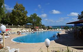 Ahilea Hotel - Free Pool Access